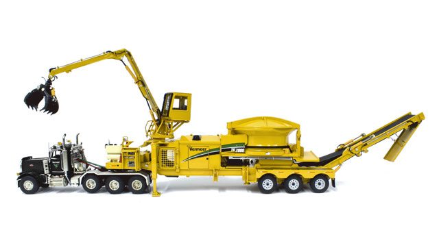 TWH Vermeer TG7000 Tub Grinder in Yellow with Peterbilt 379 4-Ax
