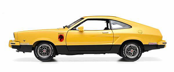 Greenlight 1:18 Ford Mustang II Stallion Année 1976 Argent Noir 12890